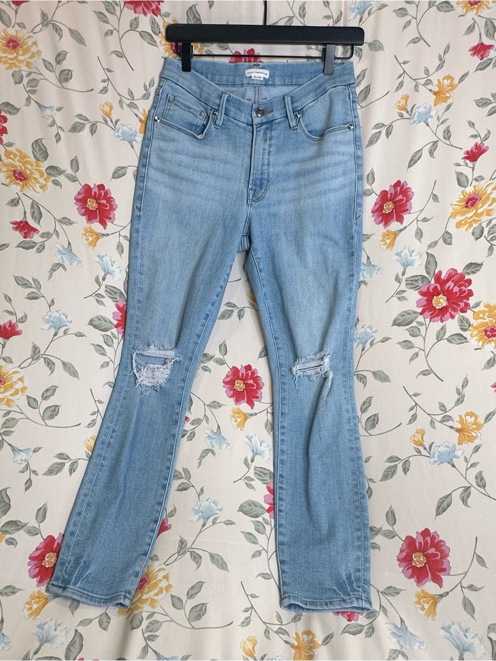 GOOD AMERICAN | Light Wash Distressed Jeans | Women’s Size 10/30